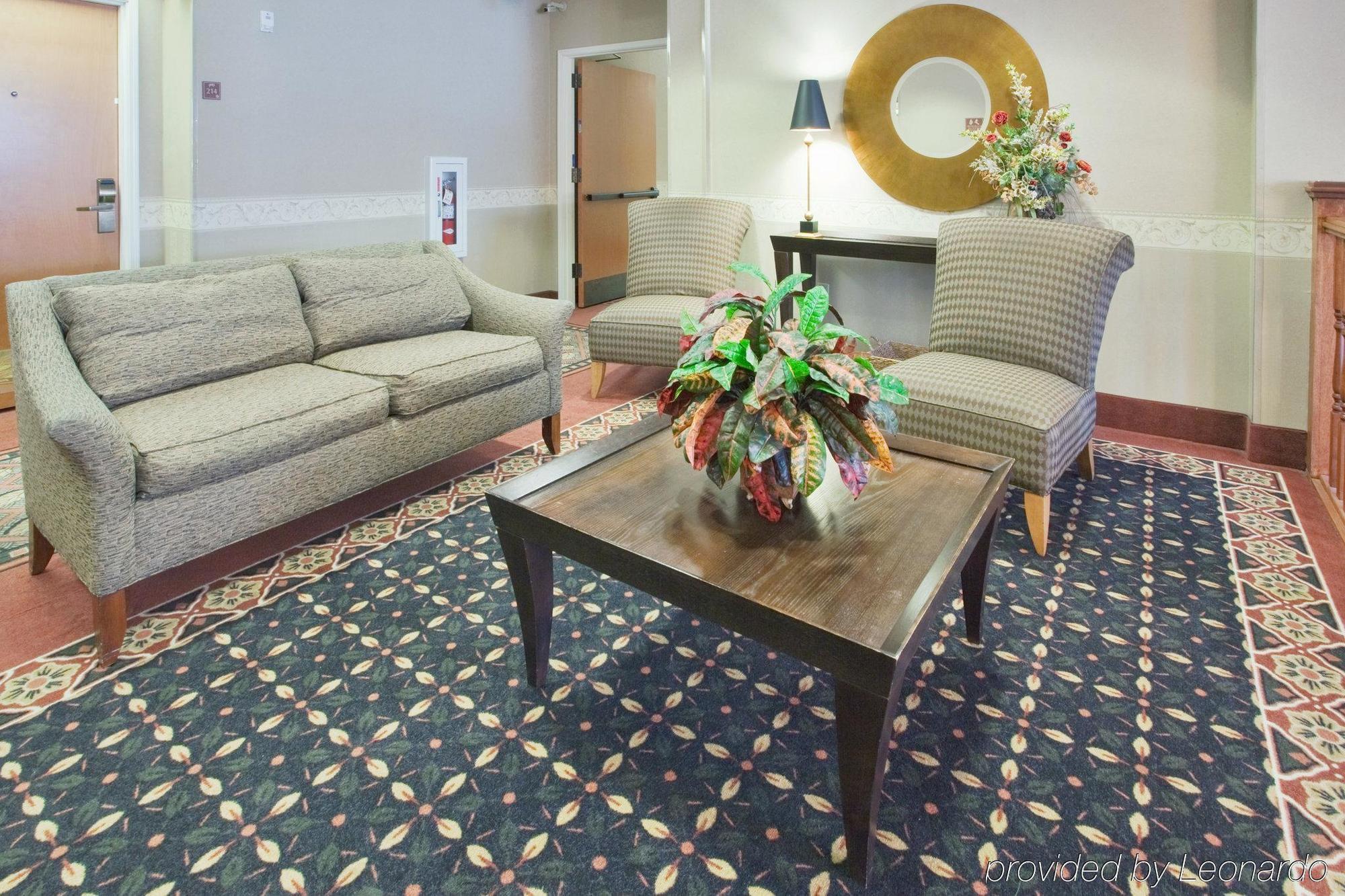 Holiday Inn Express Hotel & Suites Laurinburg By Ihg Интерьер фото