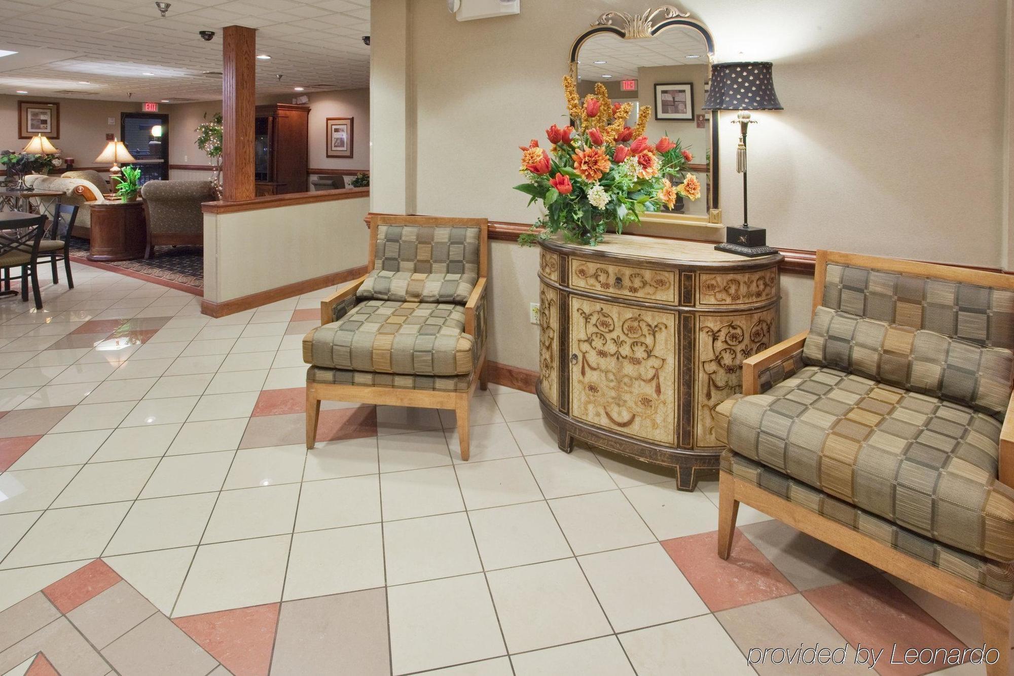 Holiday Inn Express Hotel & Suites Laurinburg By Ihg Интерьер фото