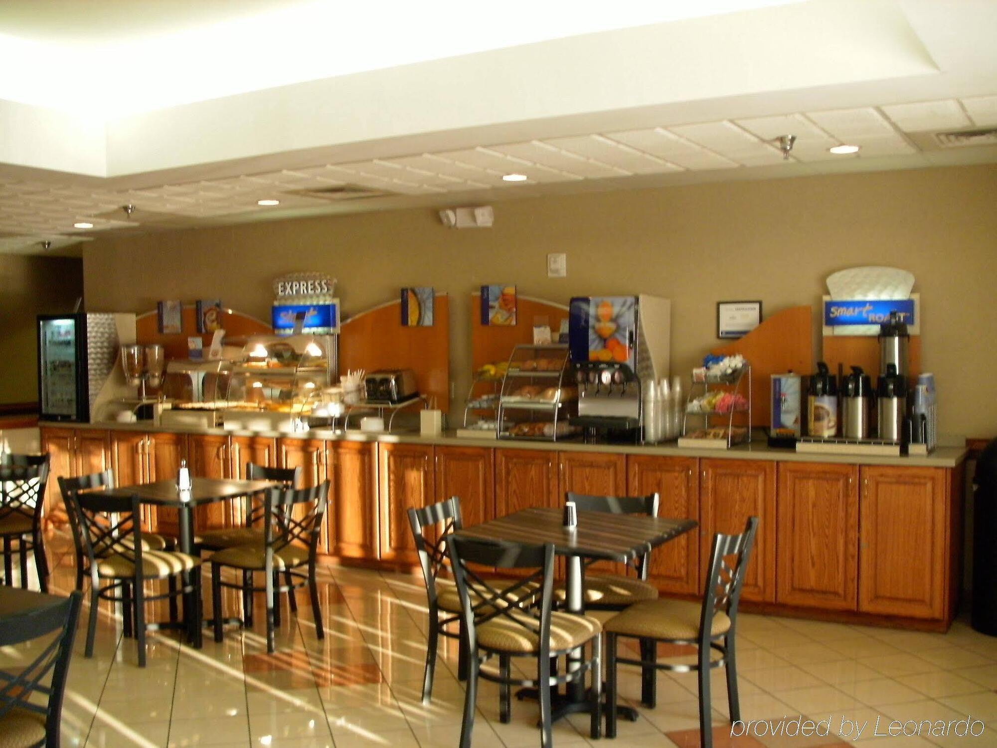 Holiday Inn Express Hotel & Suites Laurinburg By Ihg Экстерьер фото
